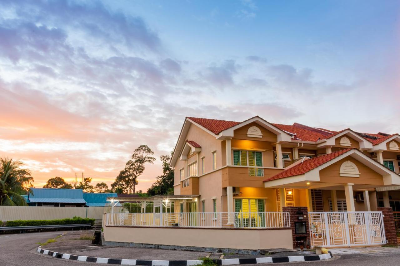 Tropikal Natura Lodge By D Imperio Homestay Penang Balik Pulau Exterior photo